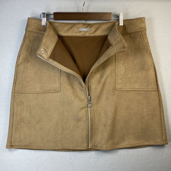 Maurices Faux Suede Zipper Front Skirt Size 14 Brown Mini Stretch Fitted Pockets - Picture 2 of 10